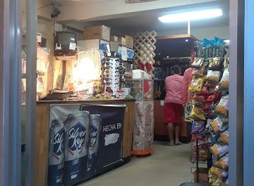 puerto-rico/vieques/shop/colmado-robin