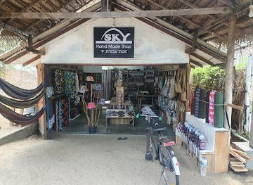 sri-lanka/arugam-bay/shop/sky-handmade