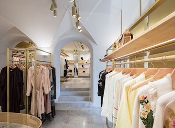 austria/kitzbuhel-alps/shop/helmut-eder-mode-gmbh