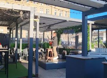 united-kingdom/stirling/attraction/waverley-market