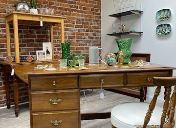 oregon/klamath-falls/shop/once-again-antiques-and-interiors