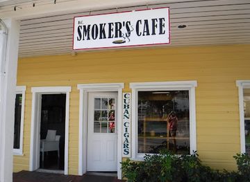 the-bahamas/lucaya/shop/d-c-smoker-s-cafe