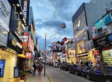 india/bengaluru/shop/commercial-street