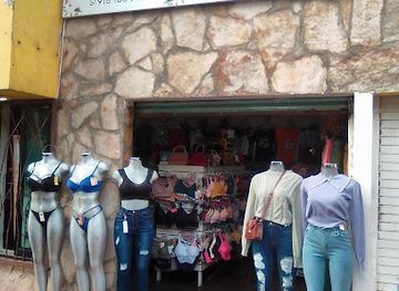 mexico/chiapas/palenque/shop/rossy-boutique-jade-shopping