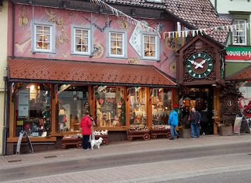 germany/black-forest/shop/haus-der-1000-uhren