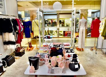 south-africa/johannesburg/sandton/shop/snog-women-s-boutique