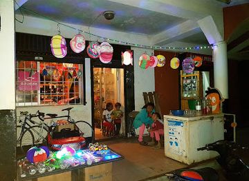 madagascar/atsimo-atsinanana/shop/botika-mathieu-ex-botika-orange-sorafa