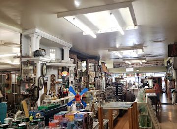 south-dakota/mitchell/shop/second-impression-palace-antique-mall