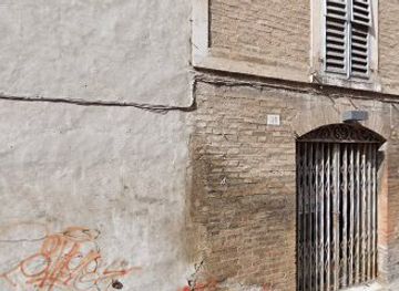 italy/urbino/shop/intersport