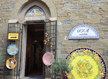 italy/umbria/shop/maioliche-pia