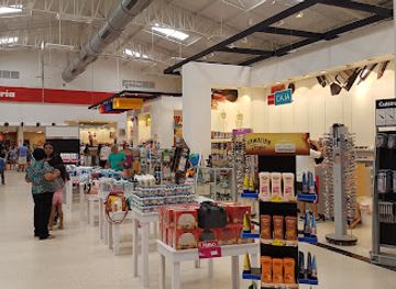 ecuador/manabi-region/shop/el-paseo-shopping-bahia-de-caraquez