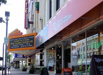 michigan/bay-city/shop/electric-kitsch