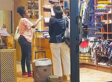 ghana/accra/shop/eco-shoppe-ghana-gift-shop-souvenirs-shopping-mall-gift-wrapping-store