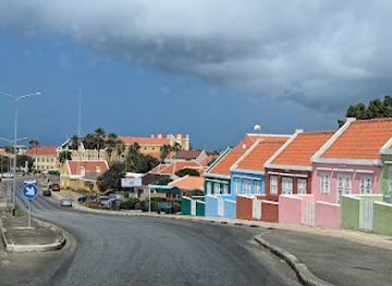 curacao/mahaai/shop/momco-curacao