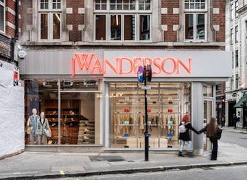 united-kingdom/london/soho/shop/jw-anderson-london-soho