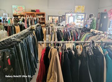 california/lodi/shop/two-girls-thrift
