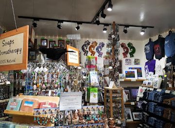 arizona/red-rock-country/shop/sedona-wonder-gallery-gifts