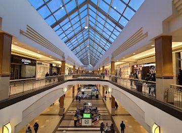 canada/winnipeg/assiniboine-park/shop/cf-polo-park