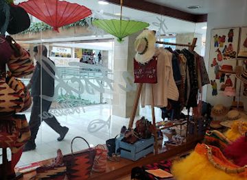 ecuador/pacific-coast/shop/olga-fisch-folklore-flagship-store