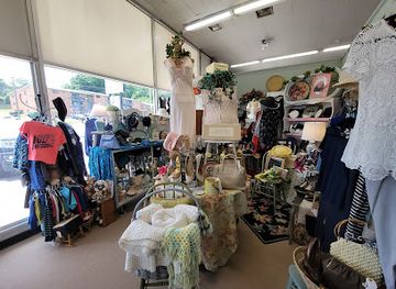 virginia/danville/shop/lou-s-antique-mall