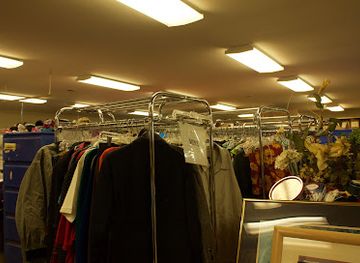 michigan/warren-dunes-state-park/shop/neighbor-to-neighbor