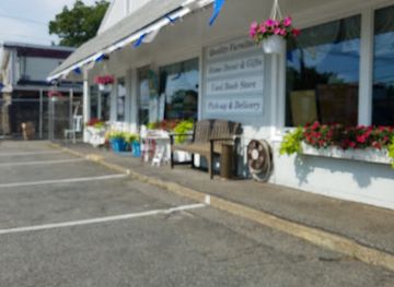 rhode-island/east-bay/shop/east-bay-consignment