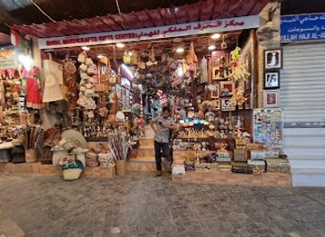 oman/muscat/muttrah/shop/antiques-and-souvenirs-market