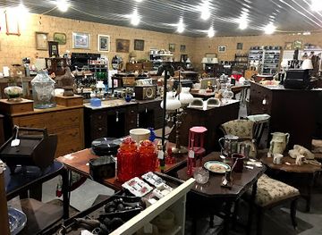 illinois/shawnee-national-forest/shop/the-big-red-barn