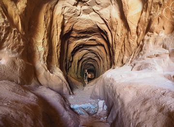 utah/mt-carmel/shop/the-belly-of-the-dragon-trailhead