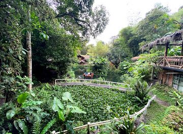 ecuador/mindo-cloud-forest/shop/mindo-lago