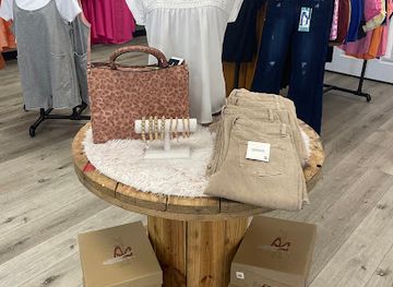 missouri/st-francois-mountains/shop/urban-farmgirl-boutique