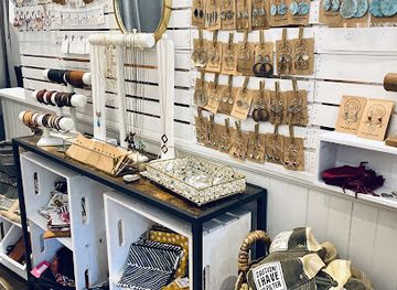vermont/windham-county/shop/the-threaded-trunk-boutique