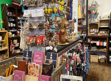 north-carolina/charlotte/shop/pura-vida-worldly-art