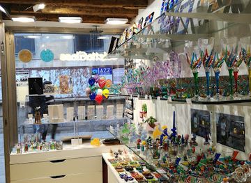 italy/venice/dorsoduro/shop/toletta-glass-venezia