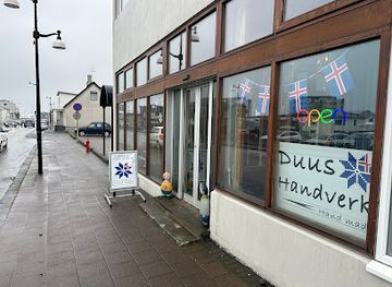 iceland/southern-peninsula/shop/handverk-duus