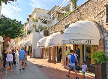 italy/capri/shop/gucci-capri-camerelle