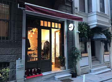turkiye/istanbul/shop/madam-mare-vintage-store