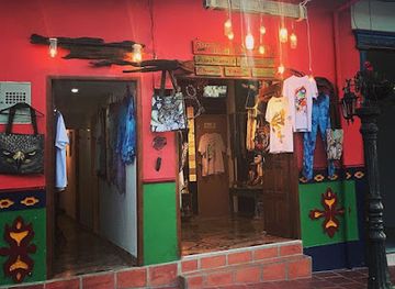 colombia/guatape/shop/esencia-del-sol