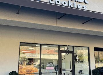 california/colorado-desert/shop/crumbl-palm-desert