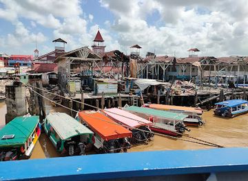 guyana/essequibo-river/shop/stabroek-market