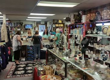 michigan/traverse-city/shop/ebb-tide-resale-shop