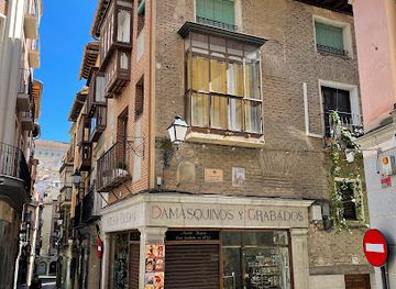 spain/toledo/casco-historico/shop/artesania-toledana