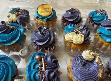 british-virgin-islands/the-baths-national-park/shop/delrosa-s-cake-boutique