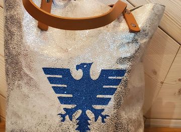 france/val-d-isere/shop/le-chiquito-drugstore-alpin