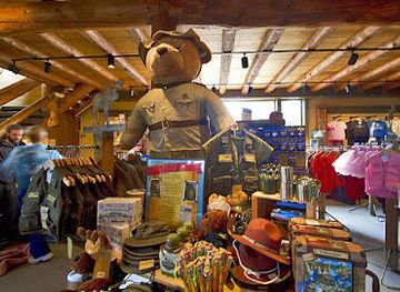 montana/yellowstone-national-park/shop/old-faithful-general-store