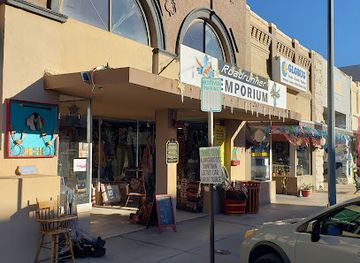 new-mexico/white-sands-national-park/shop/roadrunner-galleria-featuring-the-local-bodega