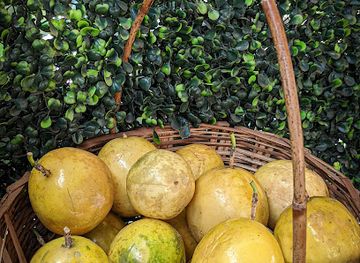 liberia/northern-region/shop/mako-s-fruits