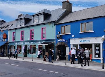 ireland/slea-head-drive/shop/the-dingle-woollen-company-gift-knitwear-shop