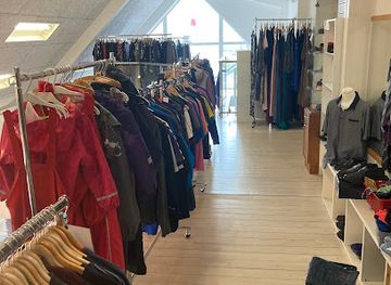 faroe-islands/suouroy/shop/endurnytsluhandilin-i-vagi-reyoi-krossur