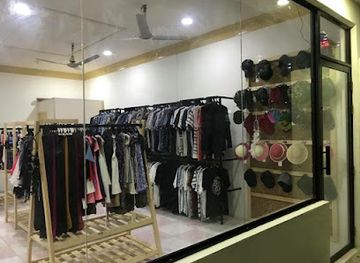 maldives/dhigurah/shop/black-rose